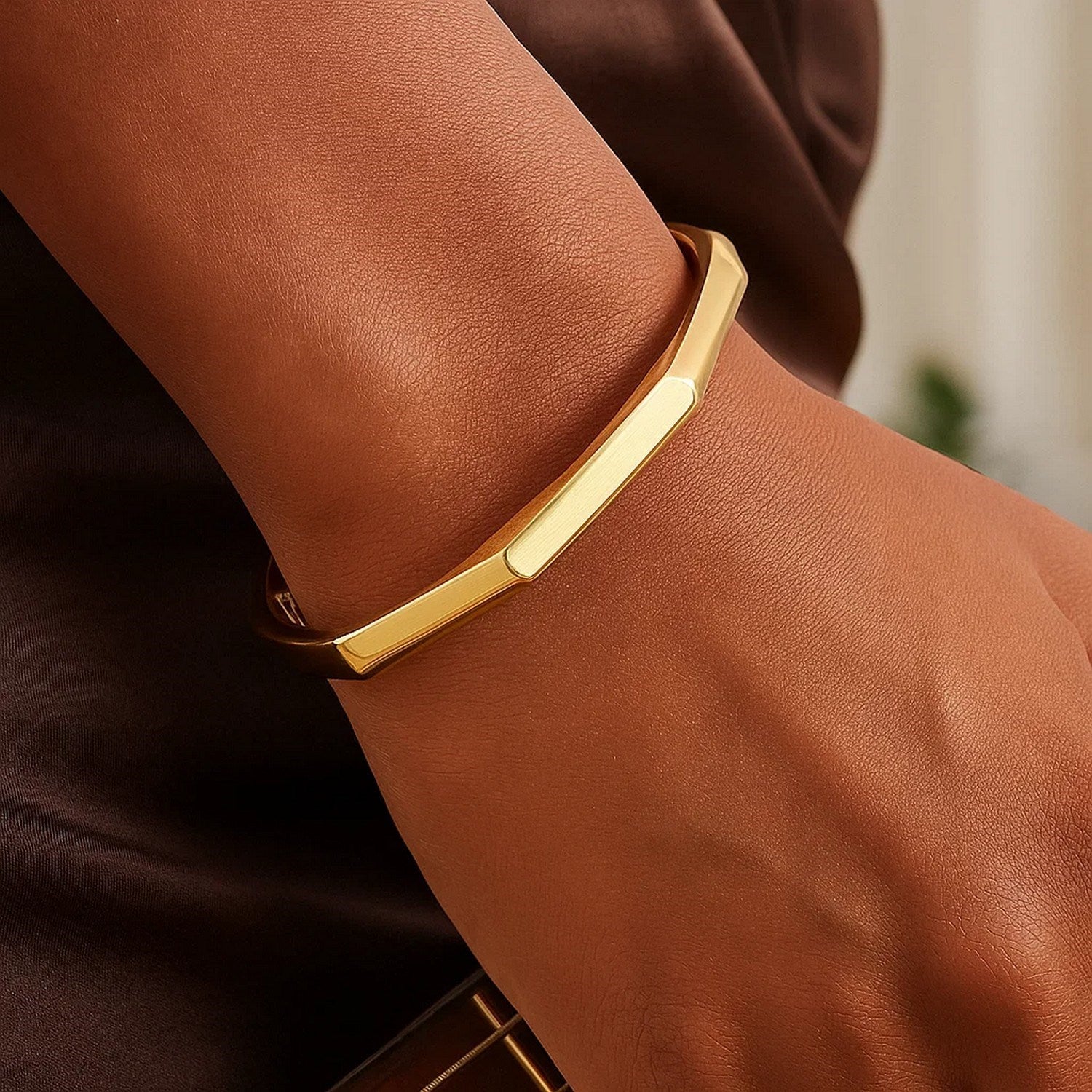 14k Yellow Gold High Polish Geometric Bangle (6.10 mm)