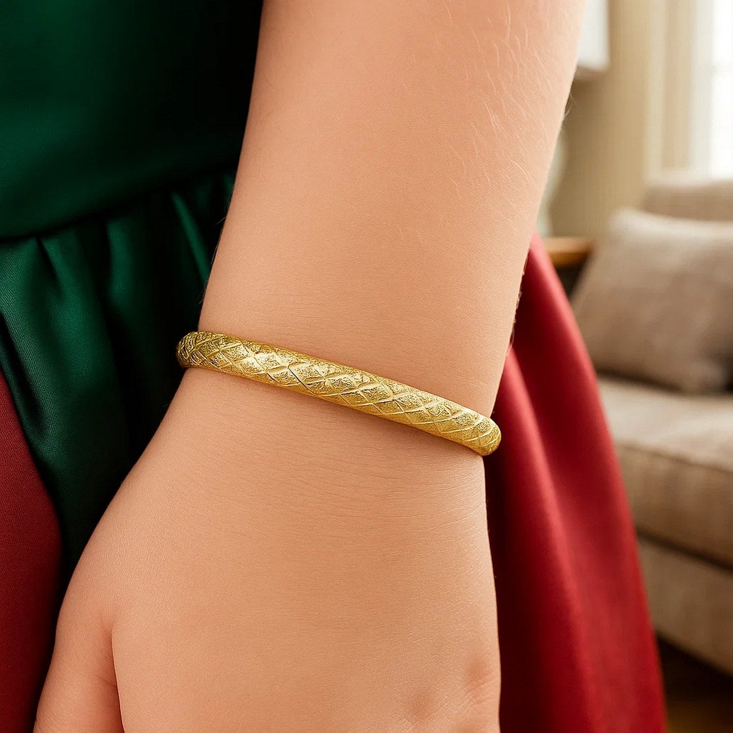 14k Yellow Gold Diamond Cut Design Dome Motif Childrens Bangle (5.50 mm)