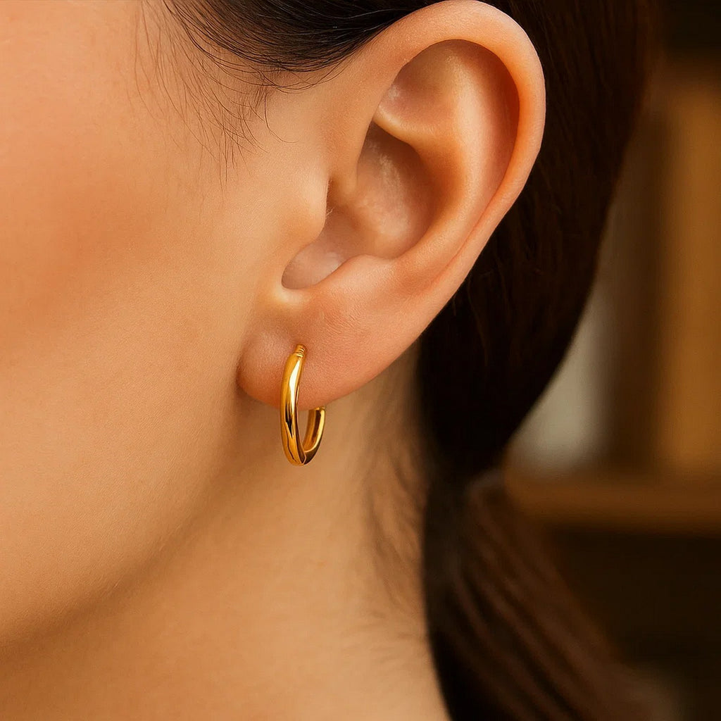 14k Yellow Gold Petite Polished Round Hoop Earrings(1.3x11.5mm)