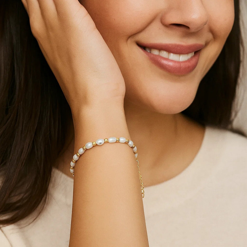 14K Yellow Gold Faceted Bead and Freshwater Pearl Bracelet (3.00 mm)