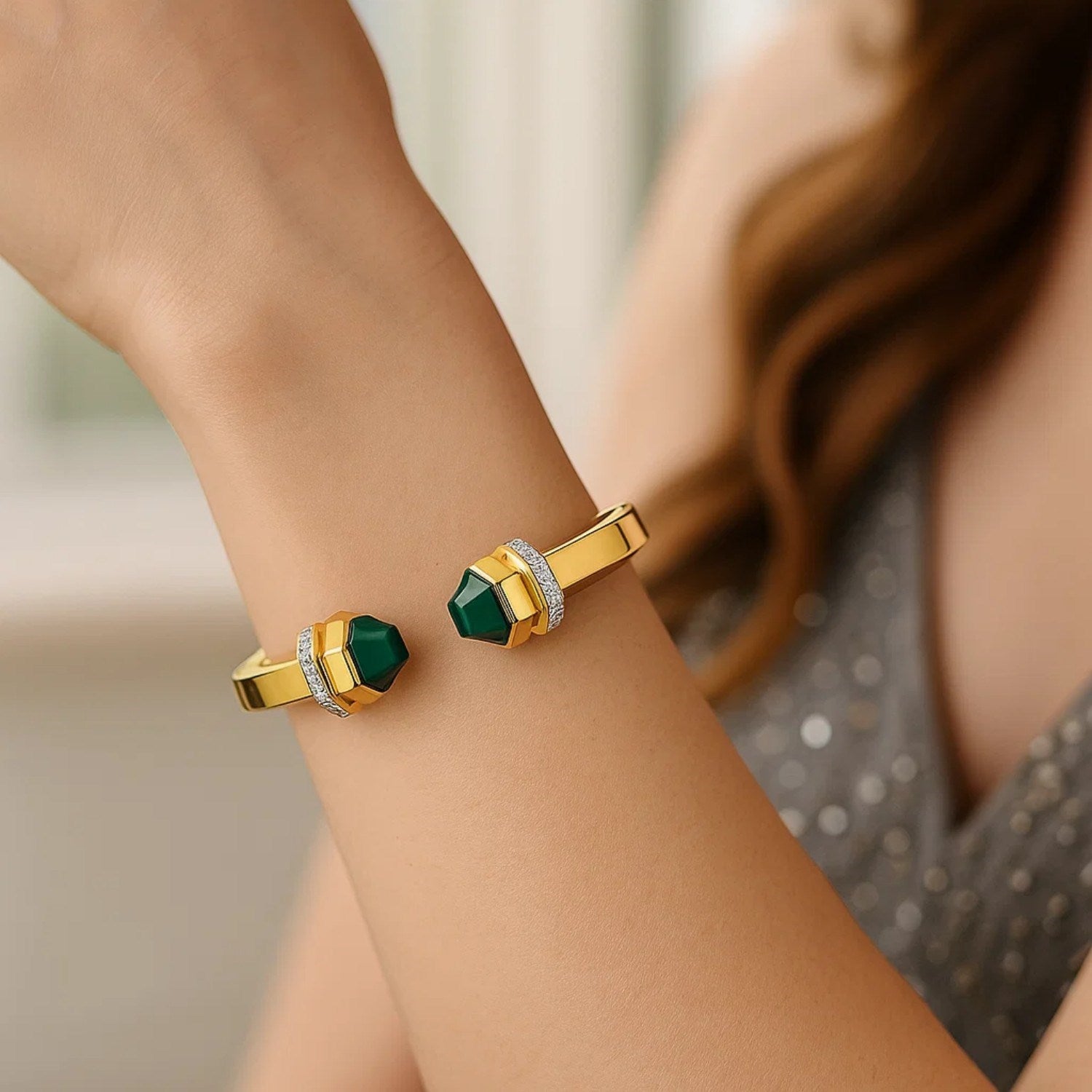 14K Yellow Gold Green Pyramid Art Deco Cuff Bangle (10.70 mm)